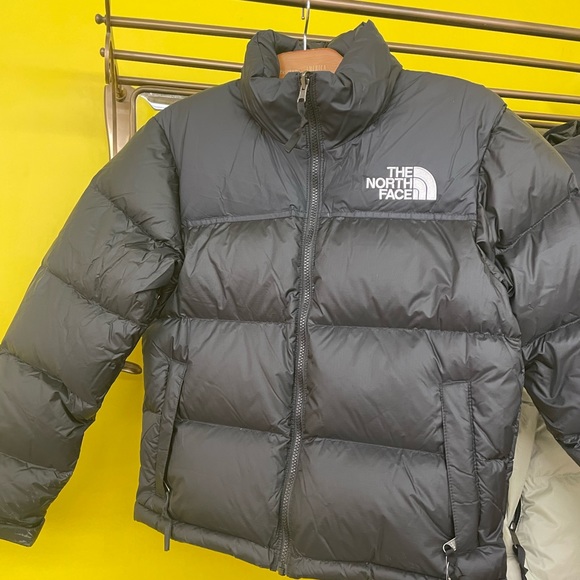 North Face Winter Puffer Jacket women medium - Picture 1 of 3